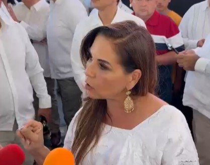 Quintana Roo Governor Mara Lezama speaking at an event in Puerto Morelos