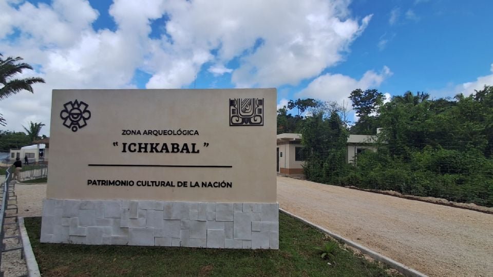 Visitors exploring the Ichkabal archaeological zone during anniversary events