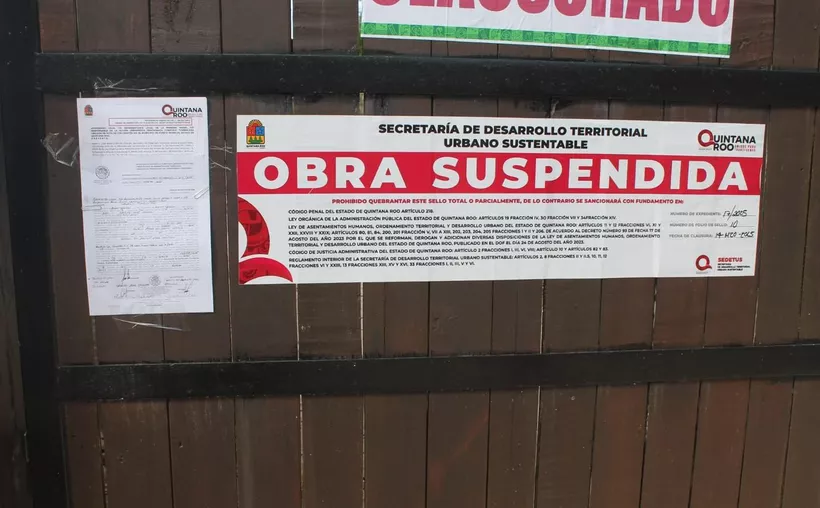 Aerial view of an irregular housing development in Quintana Roo