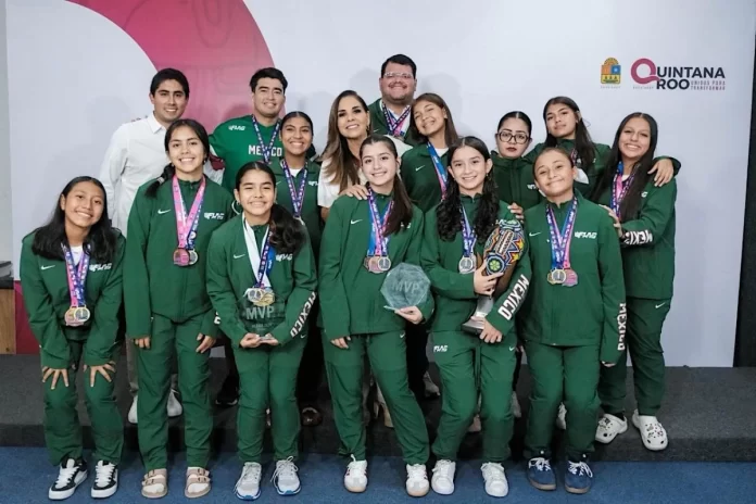 The Mayas of Cancún women's flag football team celebrating their victory at the NFL Flag Championship Américas