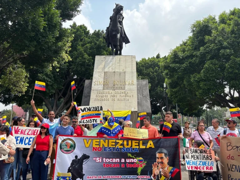 Illustration depicting political division in Mexico over U.S. military intervention in Venezuela