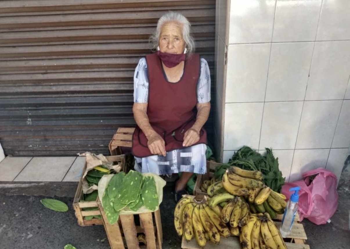 Older adults in Quintana Roo protesting for job opportunities