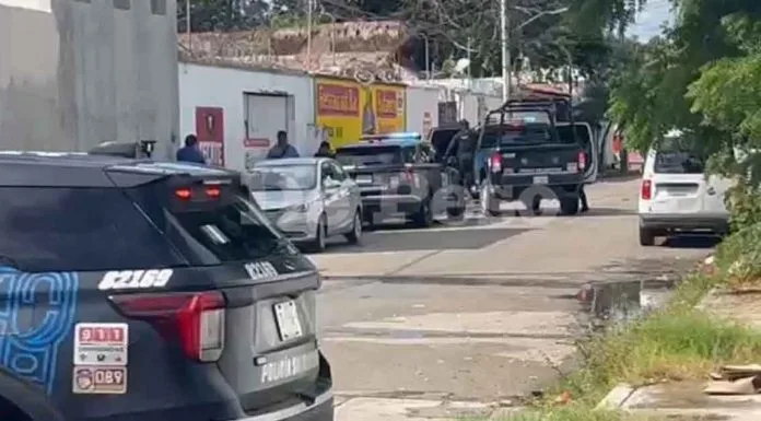 Police operation at a property in Colonia Ejido, Playa del Carmen