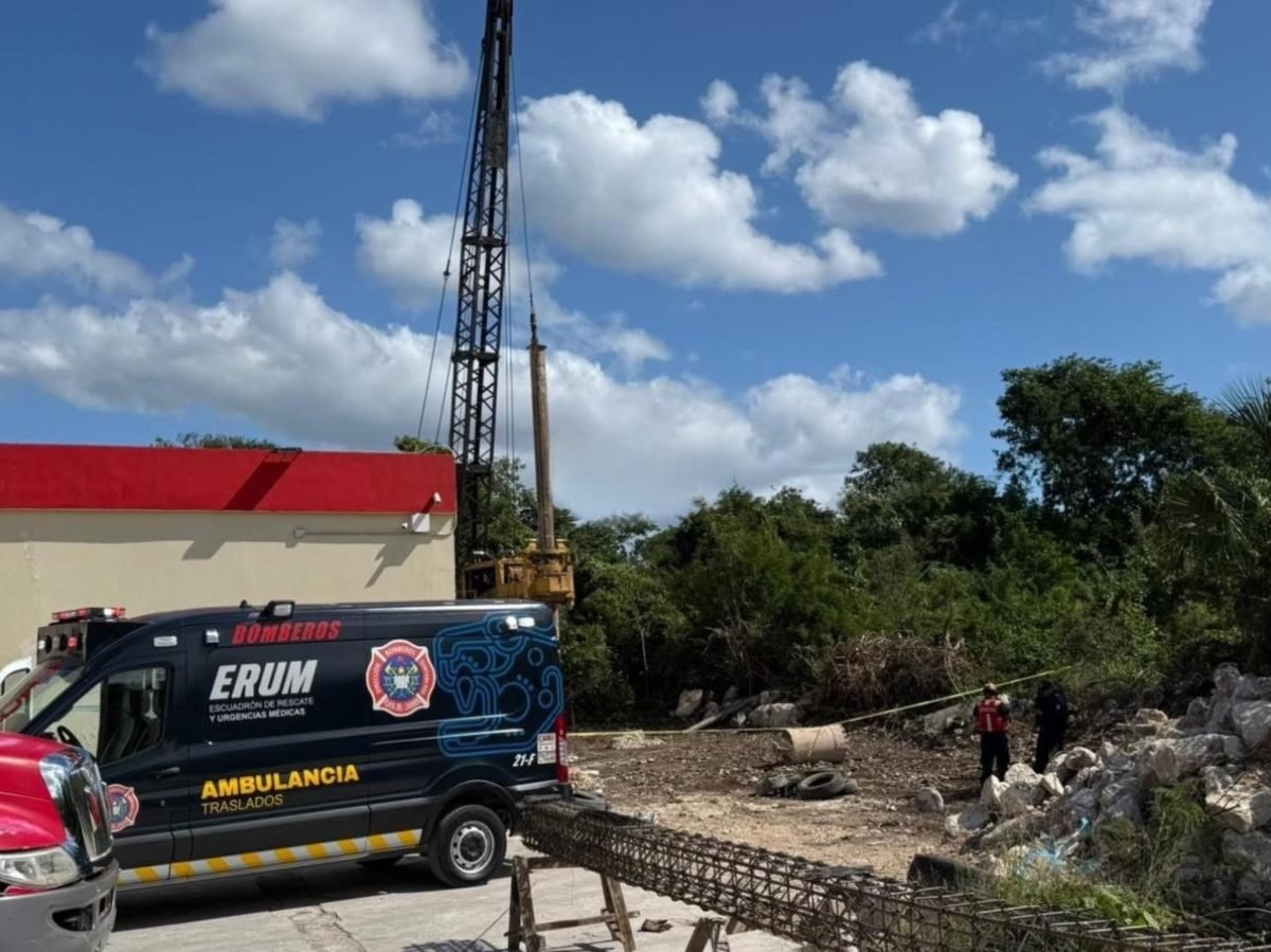 Emergency responders at the construction site in Playa del Carmen where a worker was killed