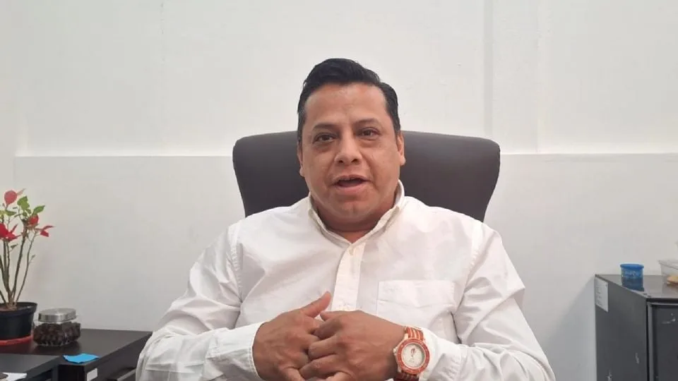 Municipal authorities overseeing street vendor regularization in Playa del Carmen