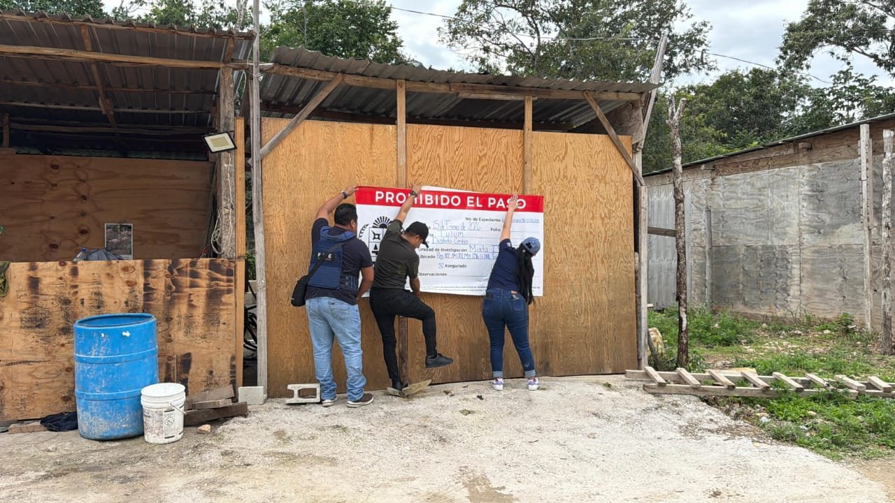 Authorities recovering a public roadway in Tulum, Quintana Roo