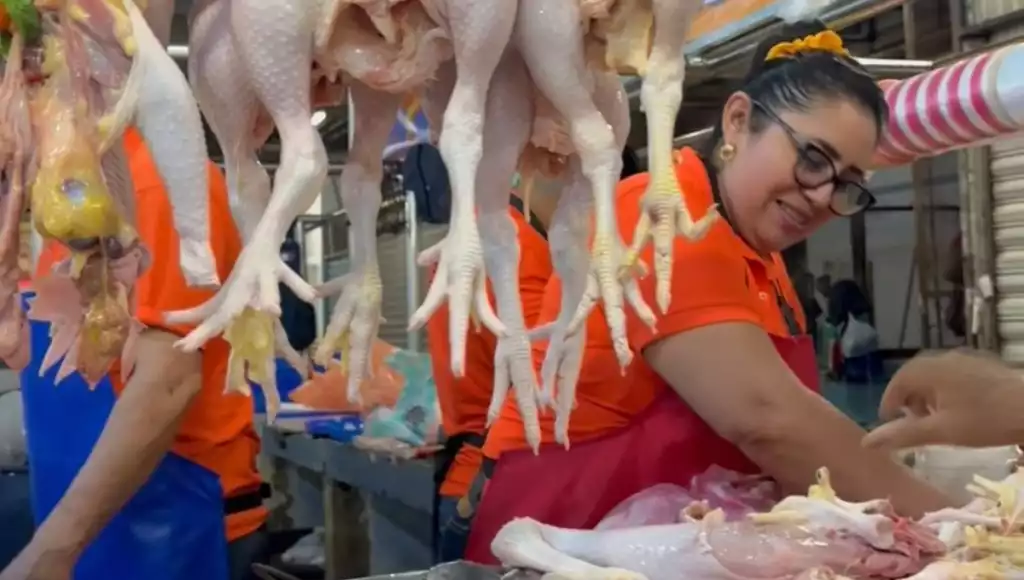 Fresh meat display at traditional markets in Mérida's center