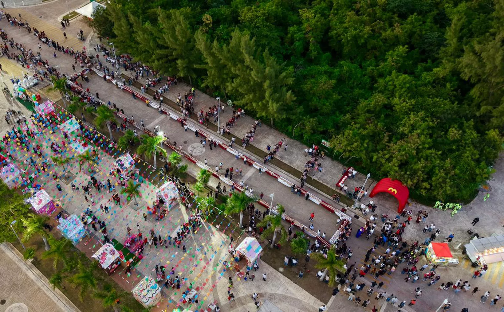 Announcement for Tajamar Boardwalk cleanup event in Cancún