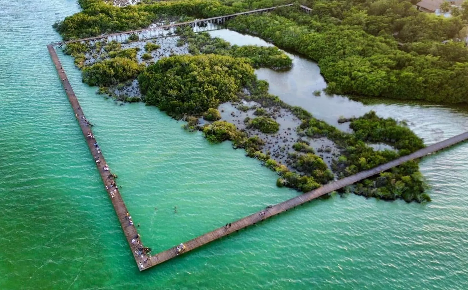 Tourism leaders from Chetumal and Bacalar meeting with Canadian consulate representatives