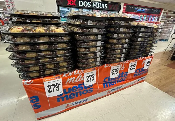 Traditional Rosca de Reyes facing competition from supermarkets in Cancún