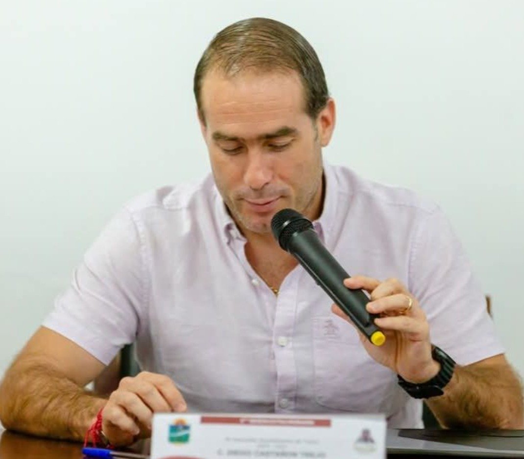 Illustration showing Tulum municipal administration and public lighting fee documents