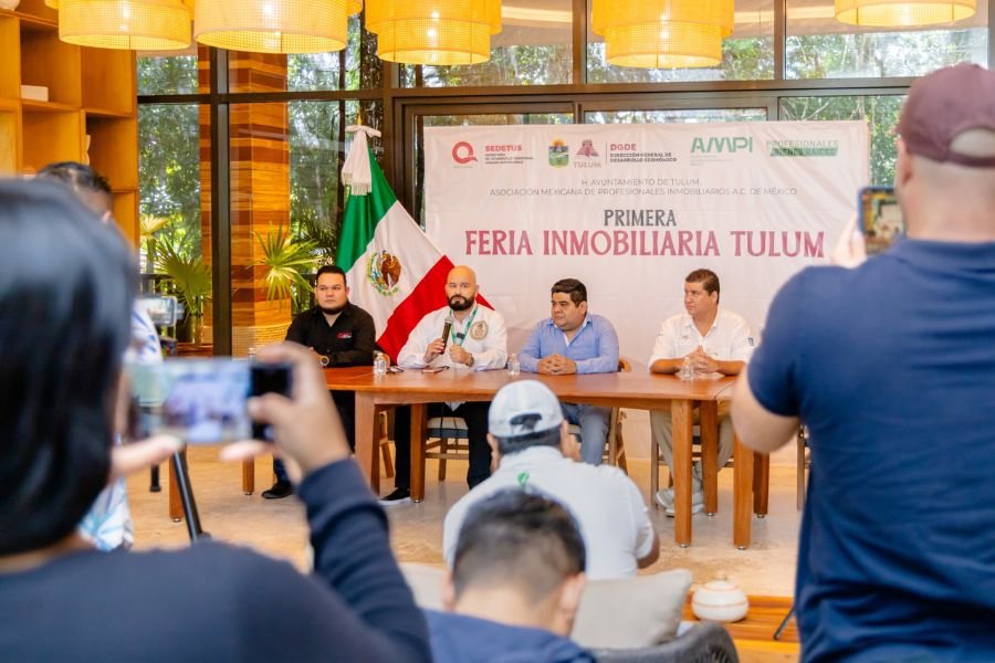 Officials announcing the First Real Estate Fair in Tulum