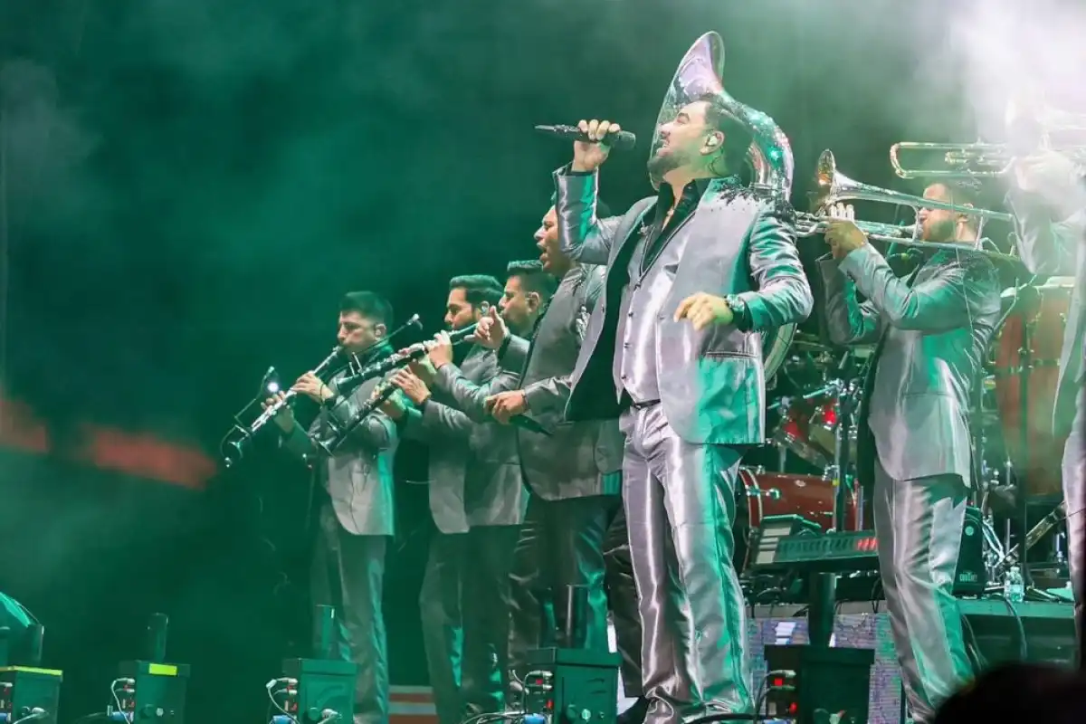 A large crowd gathers outside Estadio Beto Ávila in Cancún ahead of the Banda MS concert