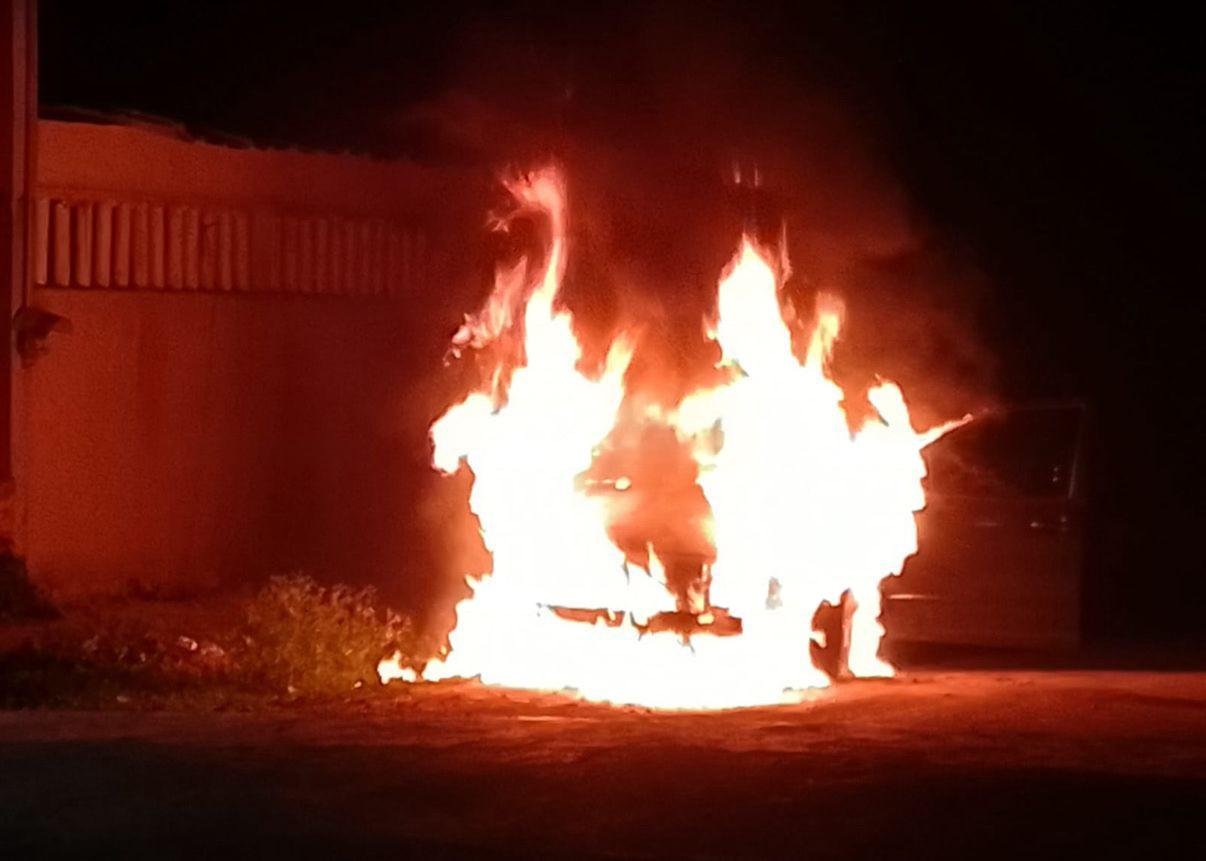 A burned-out pickup truck in Felipe Carrillo Puerto, Quintana Roo, after a fire.