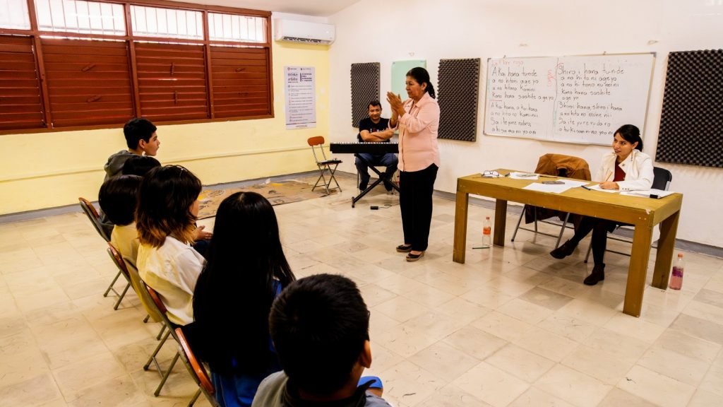 Students participating in art classes at the Cancún School of Artistic Initiation