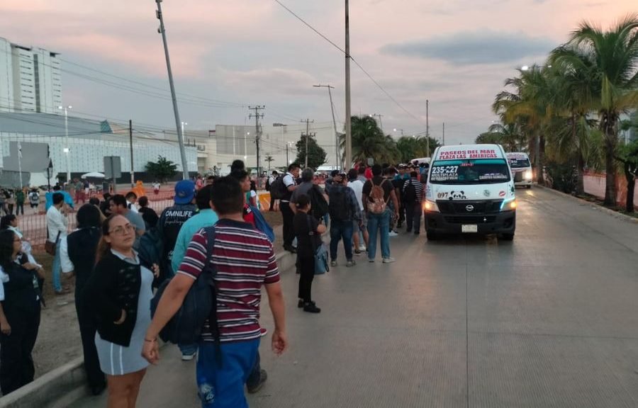Aerial view of Plaza Las Américas in Cancún with traffic congestion