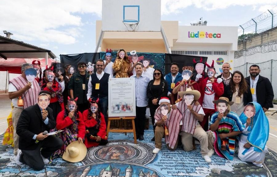 Inmates perform a nativity play at the Cancún Social Reintegration Center as part of the Theater from Freedom program
