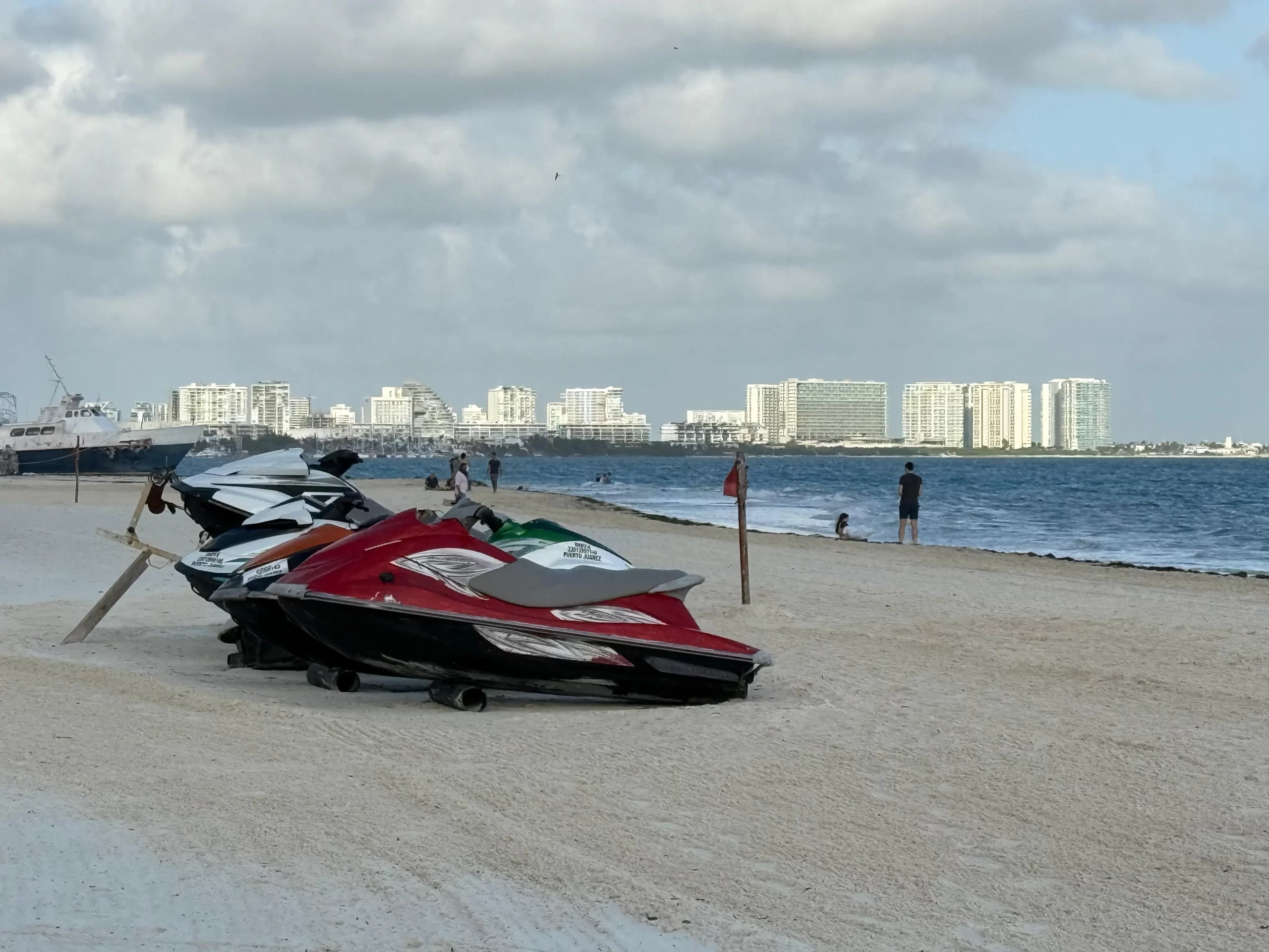 Aerial view of a closed port in Quintana Roo during the northern event caused by Cold Front 32.
