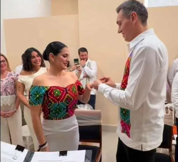 Playa del Carmen Mayor Estefanía Mercado and former basketball player Eduardo Nájera at their wedding ceremony