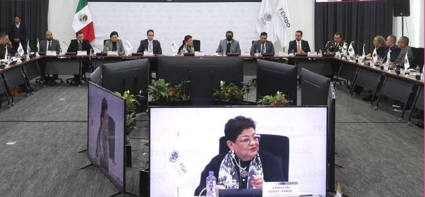 Federal Prosecutor Ernestina Godoy addressing officials at the National Meeting of State Prosecutors on Extortion in Mexico City