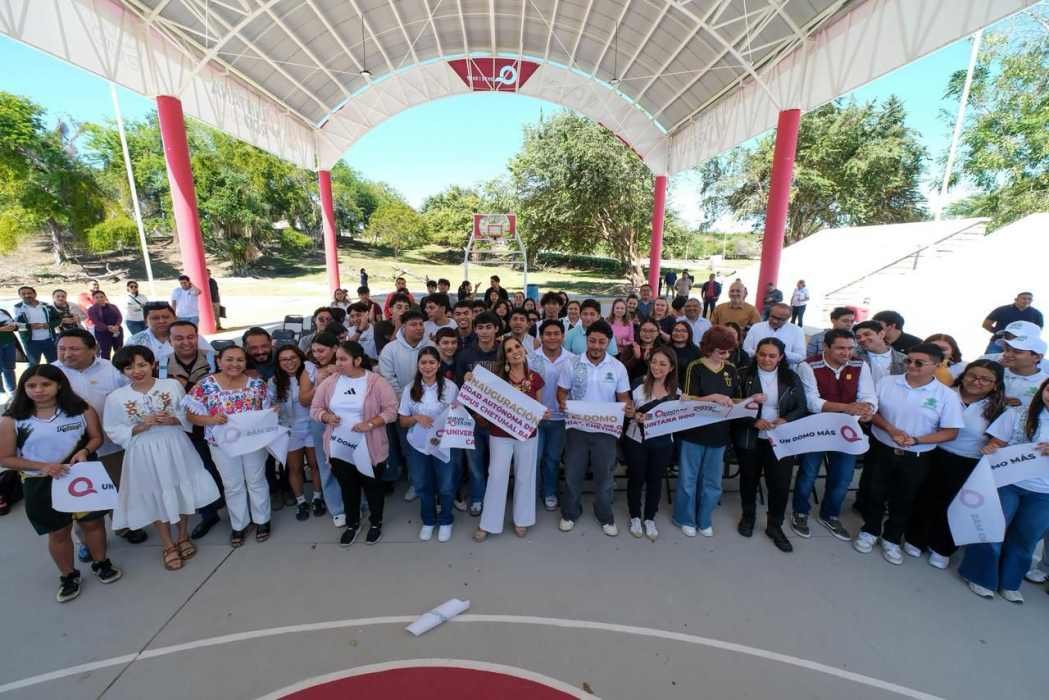 Quintana Roo Governor Mara Lezama speaking at the inauguration of a new dome structure at the UQROO Chetumal campus