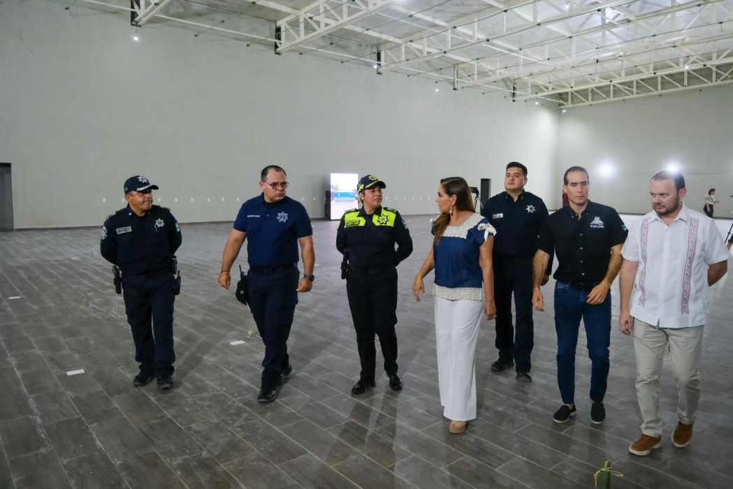 Quintana Roo Governor Mara Lezama and Tulum Mayor Diego Castañón inspecting the construction site of the new C4 command center in Tulum.