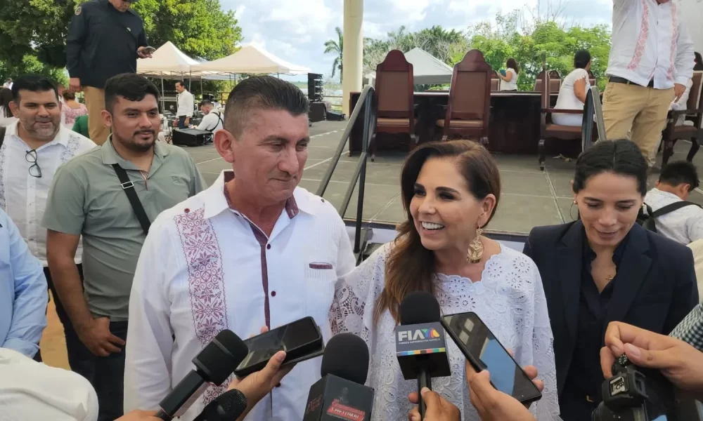 Quintana Roo Governor Mara Lezama speaking at a press conference about measles cases