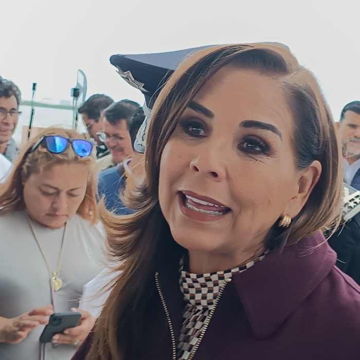 Quintana Roo Governor Mara Lezama speaking at a public event in Cancún