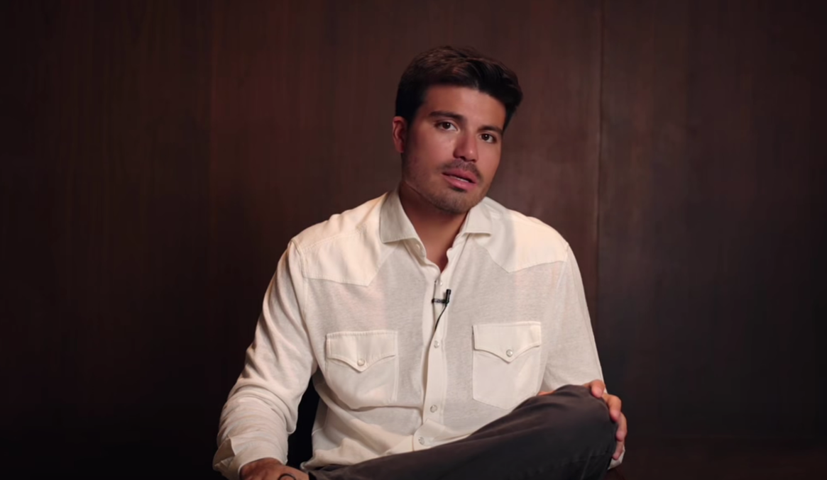 Former Quintana Roo lawmaker Gustavo Miranda speaking about security and extortion