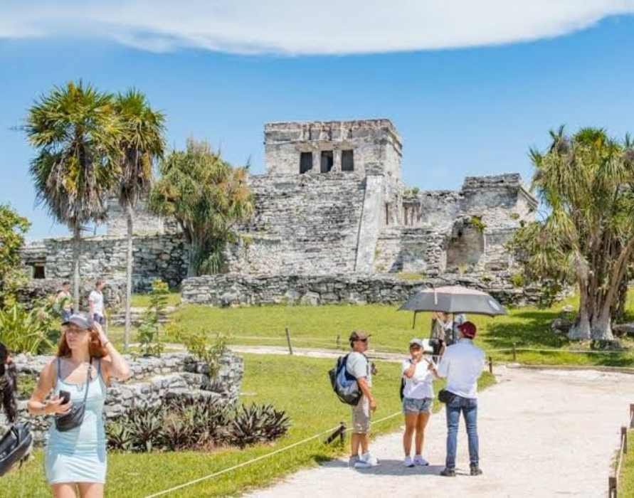 Margarito Molina Rendon, director of INAH Quintana Roo, speaking about tourism risks