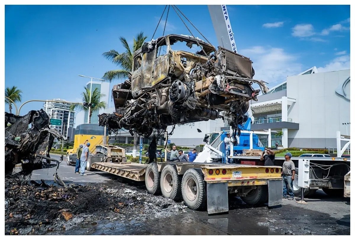 Illustration showing insurance documents and a burned vehicle