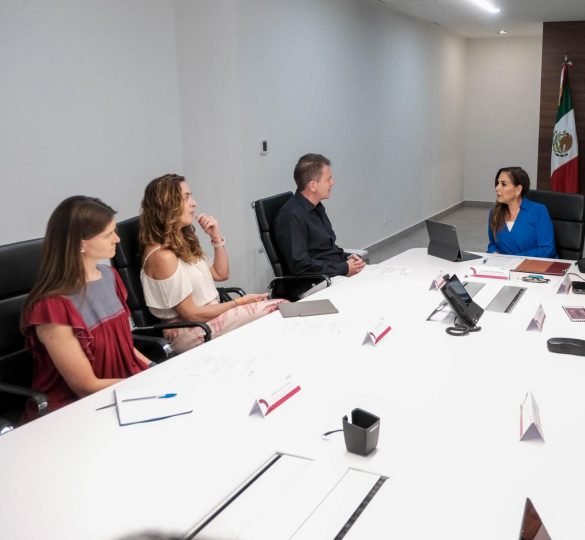 Quintana Roo Governor Mara Lezama meeting with ABM officials to plan the 89th Mexican Banking Convention in Cancún