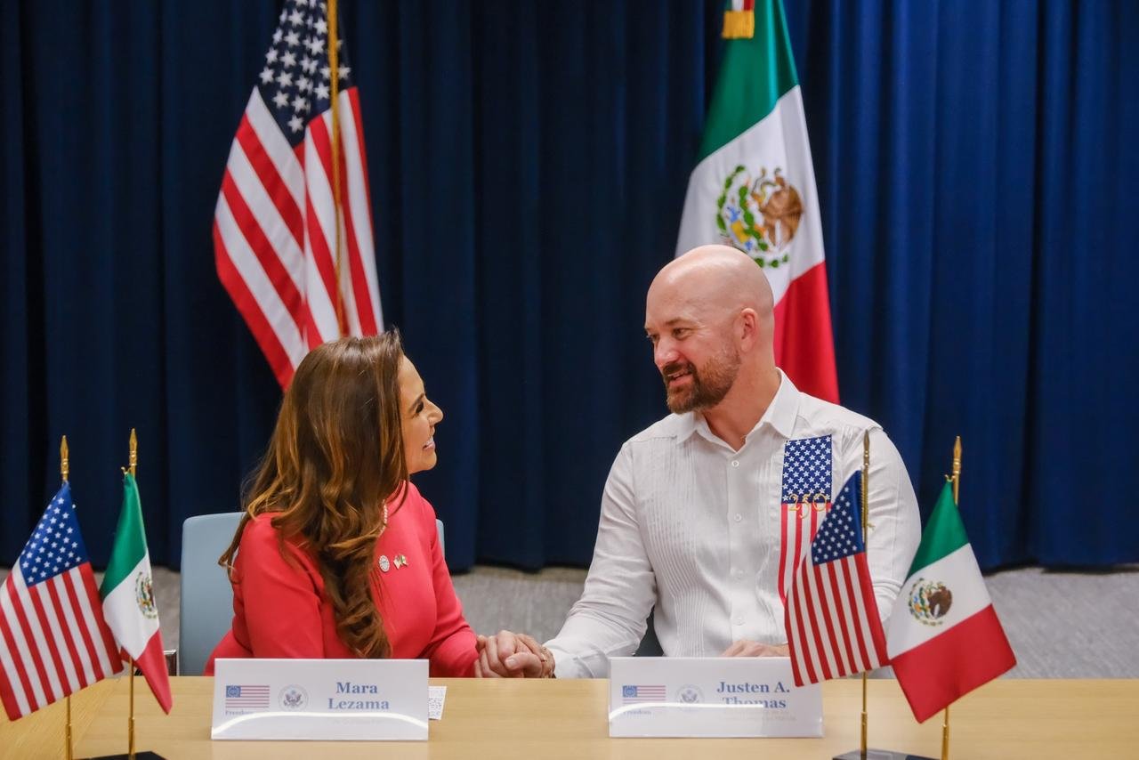 Quintana Roo Governor Mara Lezama and U.S. Consul Justen A. Thomas speaking at the Freedom 250 event in Mérida.