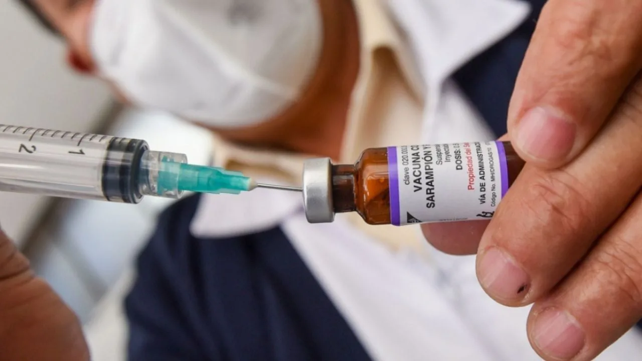 A person receiving a measles vaccine at a health center in Quintana Roo