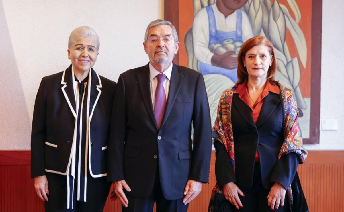 Flags of Mexico, Belize, and Guatemala displayed together