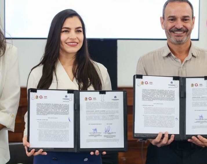 Officials and business leaders at the launch of the Mi Pyme Coparmex program in Playa del Carmen