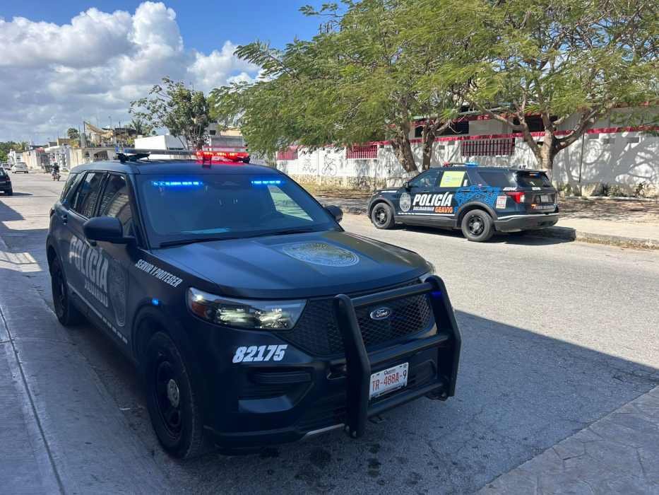Exterior view of Miguel Hidalgo y Costilla primary school in Playa del Carmen, Quintana Roo