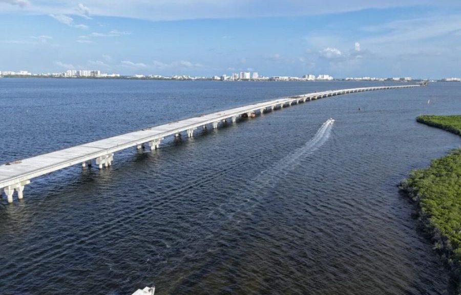 Construction progress of the Nichupté Bridge in Cancún, Mexico
