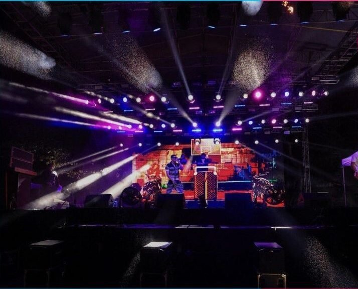 Colorful parade floats and attendees at the Puerto Morelos Carnival 2026 celebration