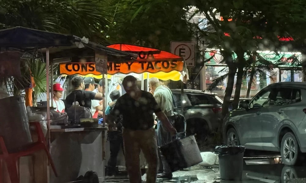 Officials discussing economic development plans in Quintana Roo