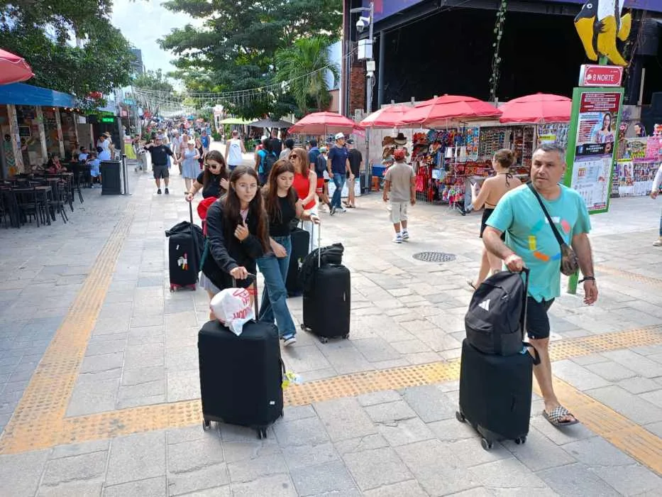 Business leaders at a meeting in Playa del Carmen discussing tourism and security