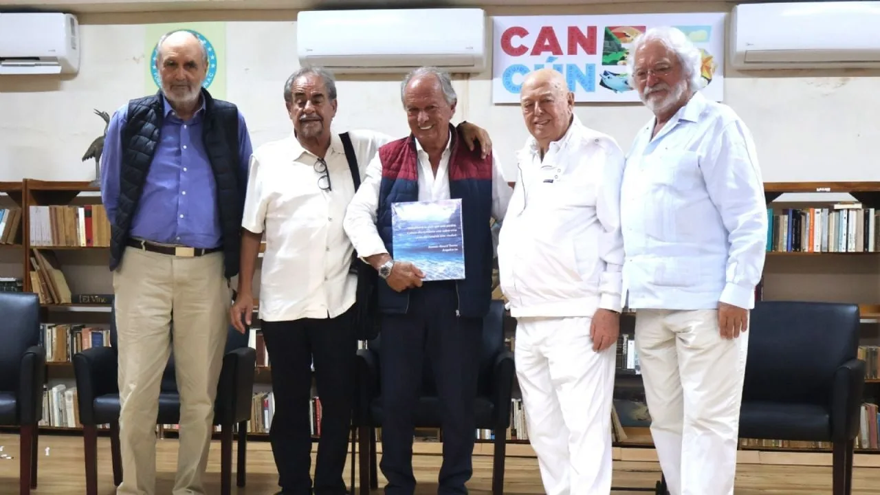 Architect Román Rivera Torres presenting his autobiographical book about the creation of Puerto Aventuras