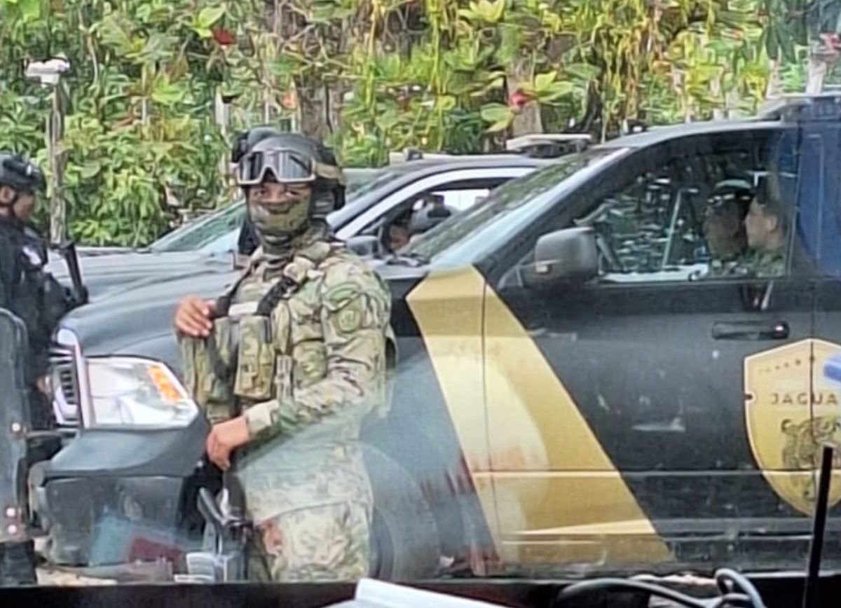 Security personnel conducting operations in Limones, Bacalar