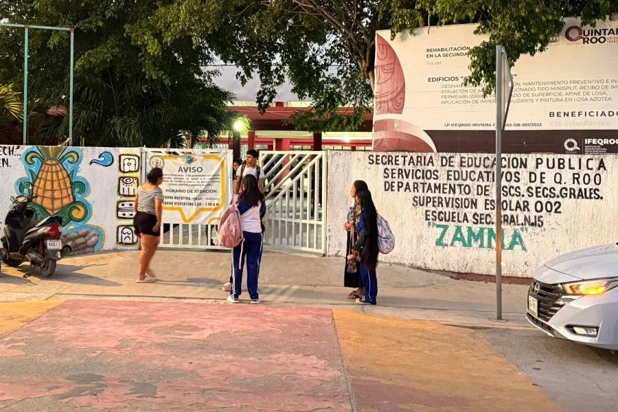 Police and school officials respond after Molotov cocktails were thrown at Zamná Secondary School in Tulum