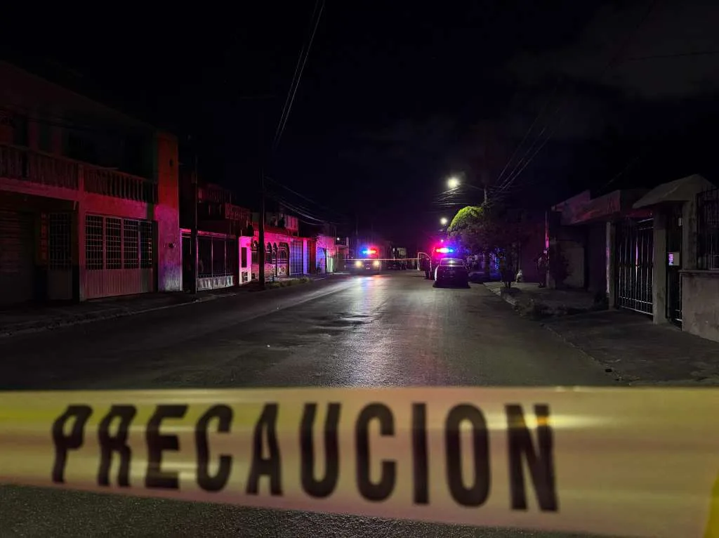 Police and emergency responders at the scene of a shooting in Tulum, Quintana Roo