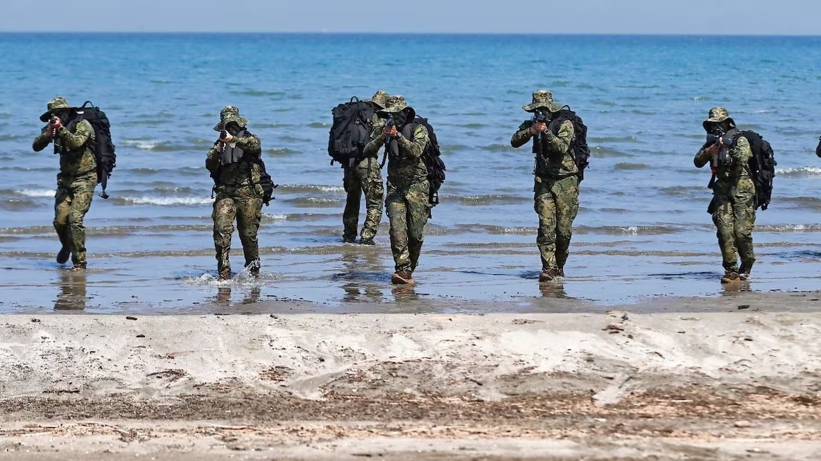 Illustration representing U.S.-Mexico relations with water and drug enforcement themes