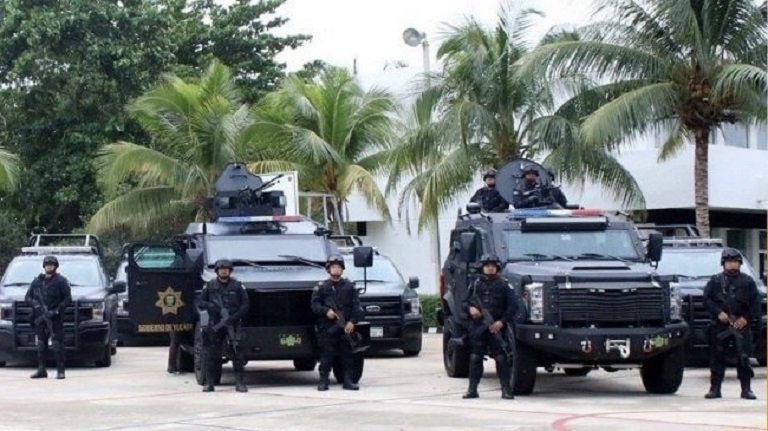 Yucatán Governor Joaquín Díaz Mena speaking about security measures