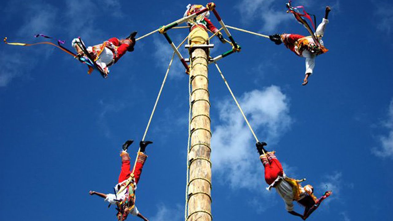 Voladores de Papantla leaving tulum