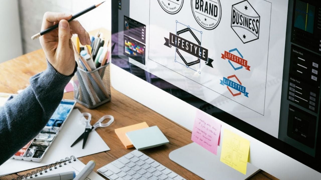 Artistic representation of Cancún with anniversary celebration elements