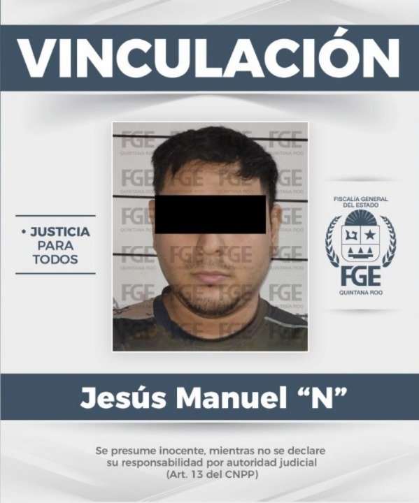 Police and officials conducting an investigation in Cancún related to human trafficking cases